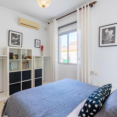 Apartamento Triana Los Remedios Севилья Экстерьер фото