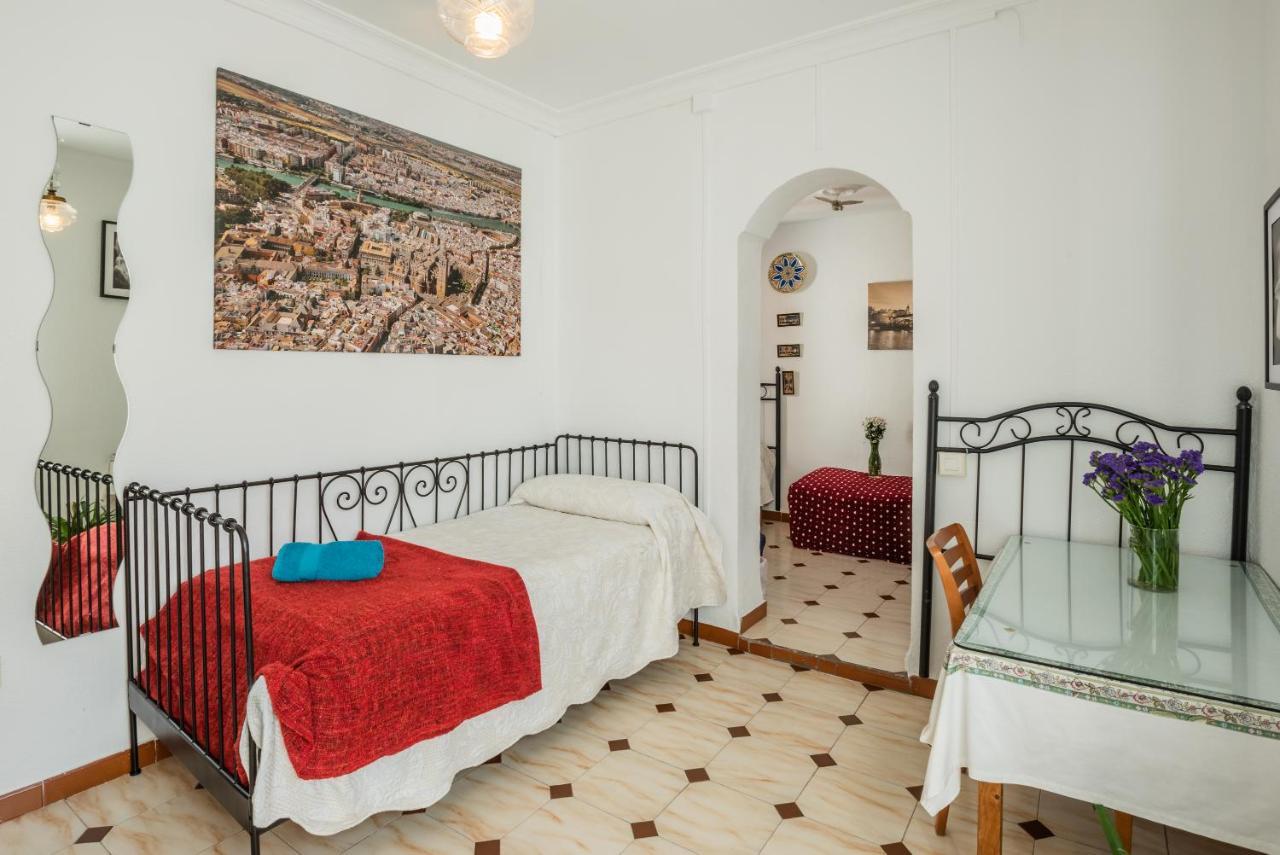 Apartamento Triana Los Remedios Севилья Экстерьер фото